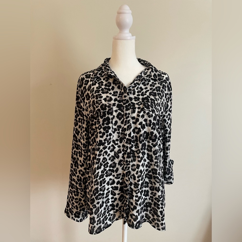 Loft Outlet Leopard Button up Blouse Womens Size LP